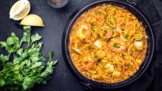 Θαλασσινά μαγειρέματα με γαρίδες, μύδια, και καλαμαράκια: Ένα πλήρες μενού για όλο το Σαββατοκύριακο