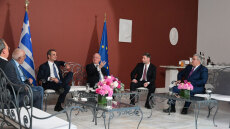 Η τοξικότητα στο δημόσιο διάλογο βάρυνε το κλίμα στην 51η Επέτειο για την αποκατάσταση της Δημοκρατίας στο Προεδρικό