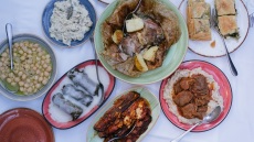 Βάθης: 70 χρόνια ιστορίας σε μαγειρευτά και σχάρα