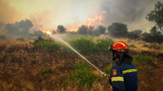 Πολύ υψηλός κίνδυνος πυρκαγιάς αύριο σε Αττική και άλλες 10 περιφέρειες