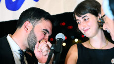 Ζόχραν Μαμντάνι: Ο πολυτελής γάμος του αριστερού υποψηφίου δημάρχου της Νέας Υόρκης στην Ουγκάντα - Με φρουρούς και χωρίς... κινητά