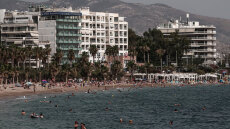 Παλαιό Φάληρο: Ακόμα κανείς δεν έχει αναζητήσει το κοριτσάκι που πνίγηκε - Τα σενάρια που εξετάζονται