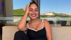 Η Βανέσα Χάτζενς ποζάρει με το μαγιό της λίγο μετά την ανακοίνωση της εγκυμοσύνης της