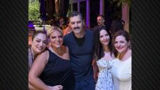 Γιάννης Τσιμιτσέλης: Η έκπληξη που δέχτηκε στη σκηνή για τα γενέθλιά του - Δείτε βίντεο