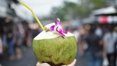 Φρέσκια καρύδα: Το φυσικό ισοτονικό που έγινε μόδα φέτος το καλοκαίρι