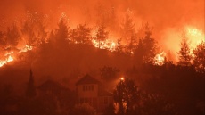 Μαίνονται οι πυρκαγιές στην Τουρκία - Πάνω από 3.500 κάτοικοι απομακρύνθηκαν στην Προύσα 