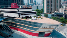 «The Louis»: Το νέο θαύμα της Louis Vuitton βρίσκεται στη Σαγκάη και είναι ένα... υπερωκεάνιο