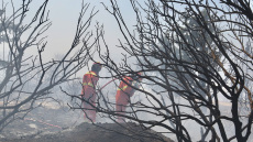 Πώς ξεκίνησε η φωτιά στους πρόποδες του Υμηττού - Ξέσπασαν δύο εστίες, η πυρκαγιά έσβησε μέσα σε 20 λεπτά