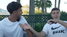 Κωστούλας και Τζίμας συνεχίζουν να είναι στο επίκεντρο της προετοιμασίας της Μπράιτον - Απάντησαν σε ερωτήσεις φιλάθλων