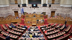 Νέα αντιπαράθεση στη Βουλή για τη στάση της ΝΔ στην ψηφοφορία: Δεν ψηφίζουμε, λέει ο Μηταράκης, για επιχείρηση... τουαλέτα μιλά ο Ηλιόπουλος