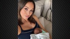 Η Δώρα Παντέλη αγκαλιά με τον νεογέννητο γιο της - Δείτε φωτογραφίες