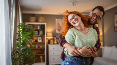 Οι δύο μέρες που τα ζευγάρια είναι πιο ευτυχισμένα – Η επιστήμη βρήκε πότε ανθίζουν οι σχέσεις