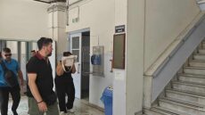 Προφυλακίστηκε η 52χρονη στον Βόλο που κατηγορείται για παιδική πορνογραφία και γενετήσιες πράξεις σε βάρος της κόρης της
