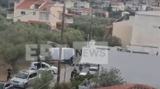 Δείτε βίντεο από την επιχείρηση της ΕΛΑΣ στο σπίτι «οπλοστάσιο»  του απόστρατου της Πολεμικής Αεροπορίας στο Κιάτο