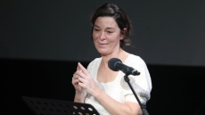 Μαρία Πρωτόπαππα: Η βία των αντρών πάνω στο γυναικείο σώμα εξευτελίζει τους άλλους άντρες