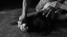 Συνελήφθη 44χρονος που αποπειράθηκε να βιάσει την εν διαστάσει σύζυγό του στο Αγρίνιο