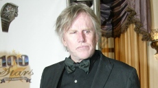 Ο ηθοποιός Γκάρι Μπάσεϊ δήλωσε ένοχος για σεξουαλική επίθεση σε γυναίκα πριν από τρία χρόνια
