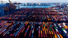 Μείωση των αμερικανικών δασμών στην Ελβετία στο 15% σε αντάλλαγμα για επενδύσεις 200 δισ. δολαρίων
