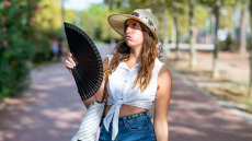 O απρόσμενος παράγοντας που μας γερνά όσο το κάπνισμα και το αλκοόλ