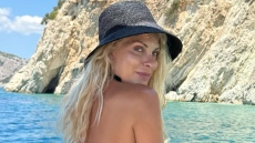 Ελένη Μενεγάκη: Οι βόλτες με φουσκωτό στην Ιθάκη μαζί με τον Μάκη Παντζόπουλο - Δείτε το βίντεο