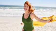 Ποια είναι τα 6 σούπερ οφέλη υγείας μετά από μια μέρα στην παραλία – Η επιστήμη τα βρήκε