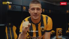 Λούκα Γιόβιτς: «Η φανέλα της ΑΕΚ απαιτεί τα πάντα και είμαι έτοιμος να τα δώσω» - Βίντεο
