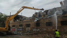 Κατεδαφίζεται το κτήριο που στέγαζε το ιστορικό εργοστάσιο της «Αλυσίδας» στη Θεσσαλονίκη  - Βίντεο και φωτογραφίες 