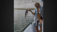 Βίντεο: Η Χάλι Μπέρι ψαρεύει με τον σύντροφό της στη Γιούτα