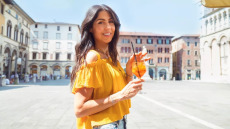 Αλκοόλ: Πόσο παχαίνουν τα καλοκαιρινά ποτά και κοκτέιλ – Η διαιτολόγος διαλύει τους μύθους