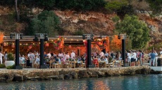 Taverna 37: Μια βόλτα στη Βουλιαγμένη για μεζέδες και θαλασσινά