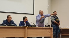 Επεισόδιο ανάμεσα σε Γεωργιάδη και υγειονομικούς στη Ρόδο: «Δεν ντρέπεστε;» - «Γιατί φωνάζετε; Για ηρεμήστε»
