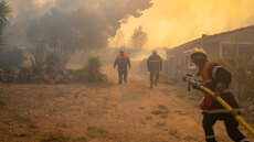 Πύρινη κόλαση στη Γαλλία για 3η ημέρα: Η μεγαλύτερη φωτιά από το 1949 στη χώρα έχει κάψει έκταση ίση με το Παρίσι - Δείτε βίντεο