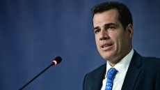 Πλεύρης για μετανάστη που επιτέθηκε σε Εύζωνες: Καμία ανοχή σε τέτοιες συμπεριφορές - Βίντεο
