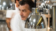 Yannick Alléno: Η πολυτέλεια ενός πιάτου βρίσκεται στη γεύση, όχι στην υπερβολή