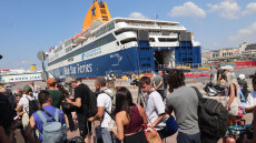 Σε ισχύ το απαγορευτικό απόπλου - Ψάχνουν «τρύπα» στα μποφόρ για να γίνουν κάποια δρομολόγια 