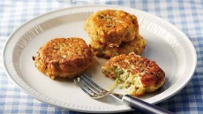 19 καλοκαιρινοί κεφτέδες – Από ντομάτα, βλίτα και μελιτζάνα, μέχρι φάβα και καρπούζι