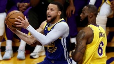 NBA: ΛεΜπρόν και Ντόντσιτς εναντίον Κάρι στην πρεμιέρα
