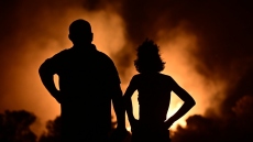 Έντεκα χιλιόμετρα σε 12 ώρες διένυσε η φωτιά στην Κερατέα, λέει μετεωρολόγος