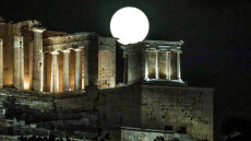 Η «Πανσέληνος του Οξύρρυγχου» φώτισε τον ουρανό, πότε έρχεται το δεύτερο φεγγάρι του Αυγούστου - Δείτε φωτογραφίες