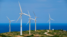 Ενέργεια: Ηλιος και θυελλώδεις άνεμοι έριξαν την τιμή του ρεύματος κάτω από το μηδέν το Σαββατοκύριακο