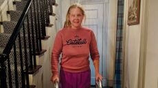 Η Έιμι Σούμερ υποβλήθηκε σε επέμβαση στη σπονδυλική της στήλη - Τραυματίστηκε ενώ έκανε σερφ