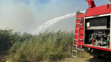 Συνεχίζεται η μάχη με τις φλόγες στη νότια Αλβανία - Δύο αεροσκάφη έστειλε η Ελλάδα