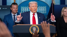 Τι σημαίνει η «κατάληψη» της Ουάσινγκτον από την Εθνοφρουρά - Ο Τραμπ χρησιμοποίησε νόμο του 1973 για πρώτη φορά και έπιασε στον ύπνο τις Αρχές
