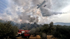 Φωτιά τώρα σε Κεφαλονιά, Φωκίδα, Βόνιτσα καιΖάκυνθο - Εκκενώθηκαν οικισμοί, διακοπές ρεύματος, δείτε βίντεο