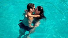 Γιώργος Καράβας - Ραφαέλα Ψαρρού: Τα φιλιά τους μέσα στη θάλασσα  - Δείτε φωτογραφίες