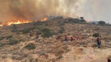 Μηταράκης για τη φωτιά στη Χίο: Δίνουμε τη μάχη στην Αμανή, η κατάσταση είναι πολύ δύσκολη