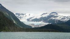 Ένα νέο νησί γεννήθηκε στην Αλάσκα - Η εντυπωσιακή μεταμόρφωση του τοπίου από το λιώσιμο των πάγων, δείτε φωτογραφίες