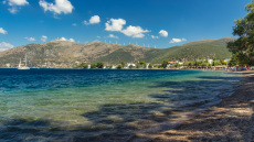 Τα ψάρια στον Αλμυροπόταμο της Εύβοιας ξεπηδούσαν από το νερό προς τη στεριά - Δείτε βίντεο 