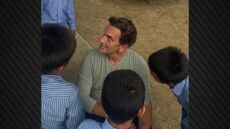 Ο Νίκος Ψαρράς και η Έλενα Καρακούλη επισκέφτηκαν σχολείο στο Νεπάλ - «Ένα αξέχαστο μάθημα», έγραψαν