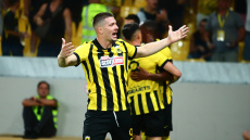 ΑΕΚ - Άρης Λεμεσού 3-1:Ο Κουτέσα άνοιξε το δρόμο και ο Γιόβιτς την έστειλε στα playoffs του Conference League - Δείτε τα γκολ 